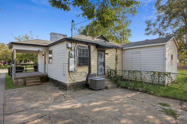 3228 Emmett Street, Dallas, TX 75211