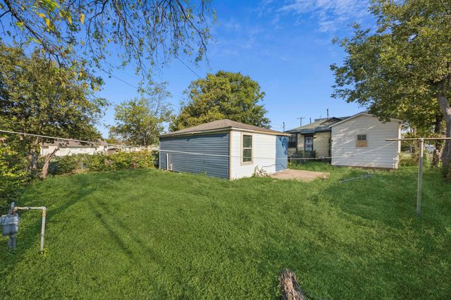 3228 Emmett Street, Dallas, TX 75211