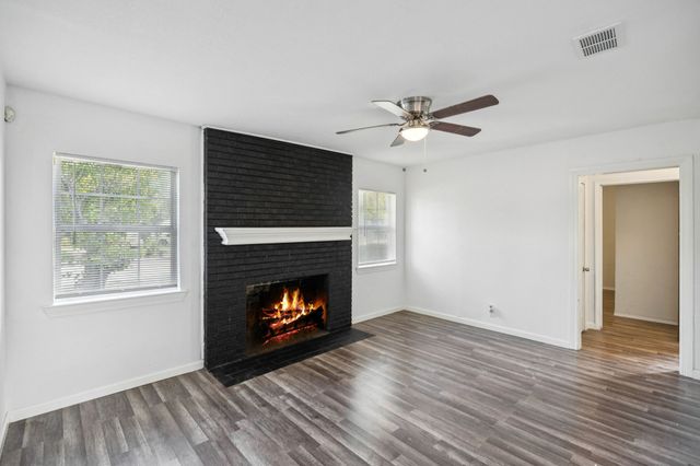 3228 Emmett Street, Dallas, TX 75211