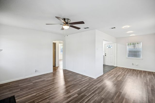 3228 Emmett Street, Dallas, TX 75211