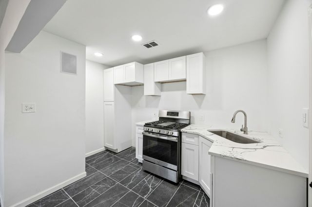 3228 Emmett Street, Dallas, TX 75211