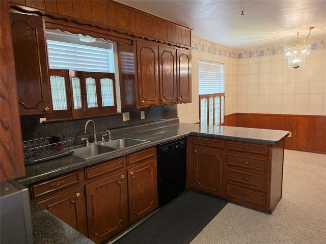 1611 Park Ridge Terrace, Arlington, TX 76012