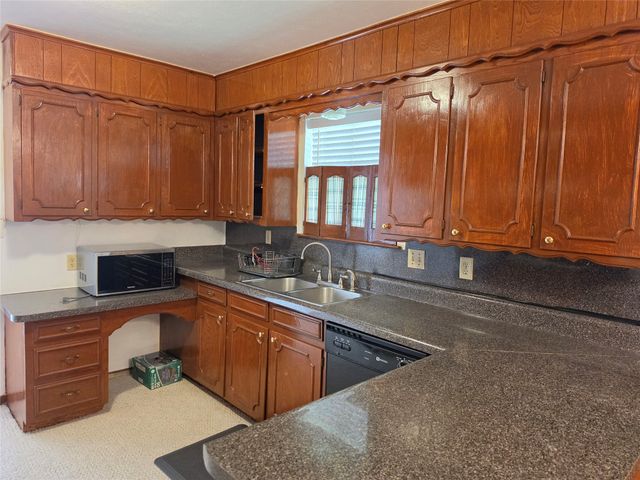 1611 Park Ridge Terrace, Arlington, TX 76012