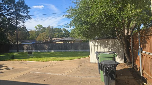 1611 Park Ridge Terrace, Arlington, TX 76012