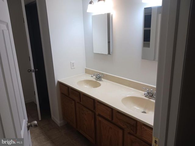 2004 TWYMANS MILL RD, Madison, VA 22727