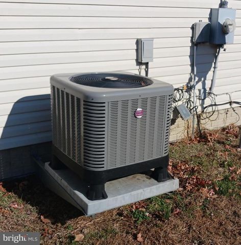 2004 TWYMANS MILL RD, Madison, VA 22727