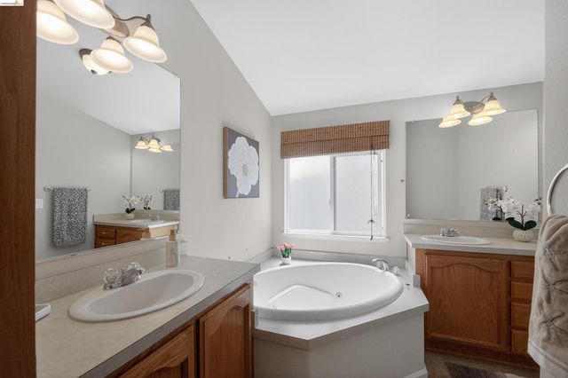 108 Palm Dr, Union City, CA 94587