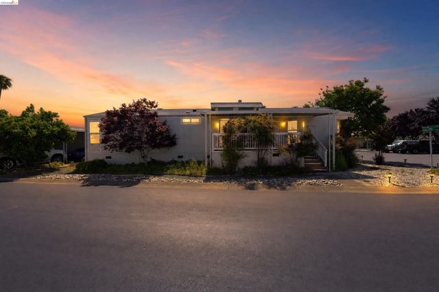 108 Palm Dr, Union City, CA 94587