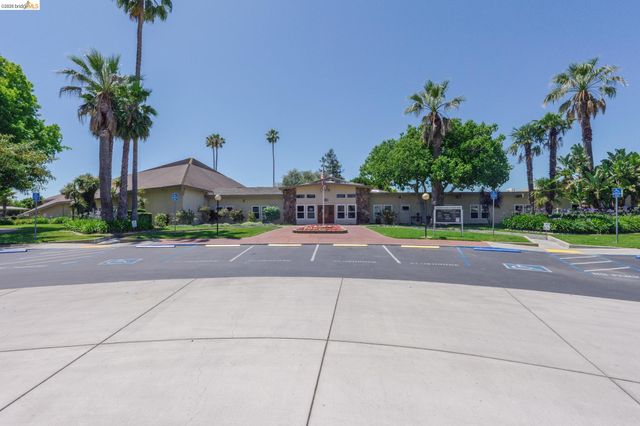 108 Palm Dr, Union City, CA 94587