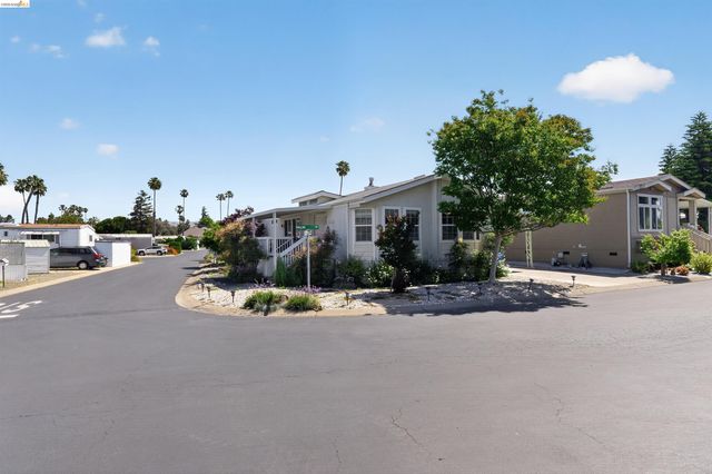 108 Palm Dr, Union City, CA 94587