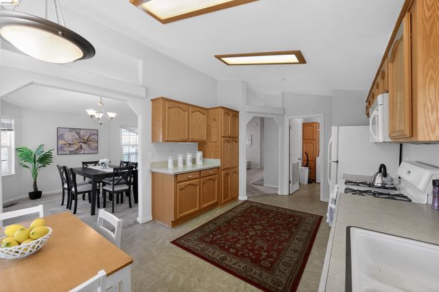 108 Palm Dr, Union City, CA 94587