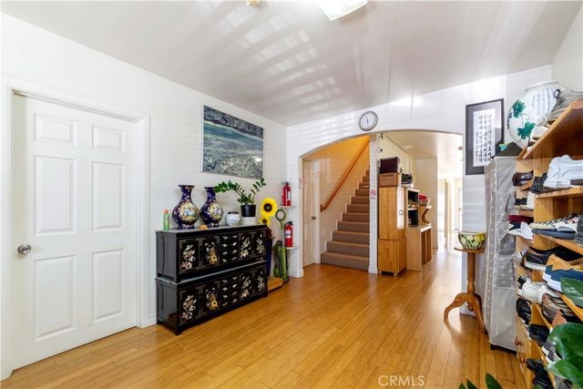 236 N Catalina Street, Los Angeles, CA 90004