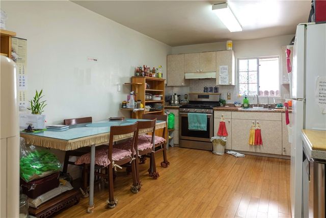 236 N Catalina Street, Los Angeles, CA 90004