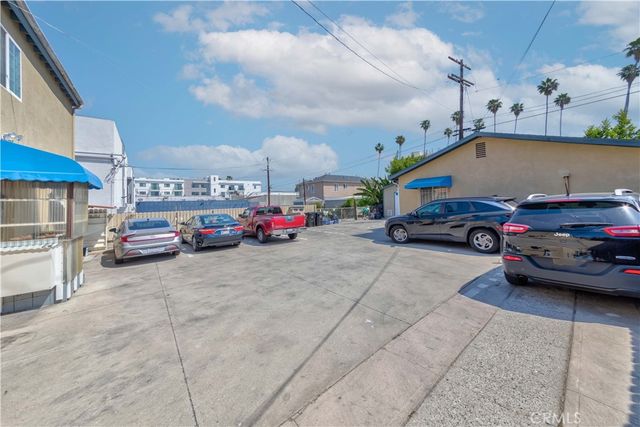 236 N Catalina Street, Los Angeles, CA 90004