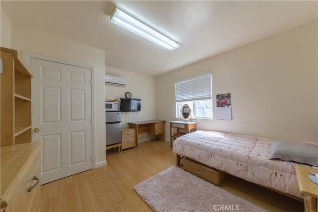 236 N Catalina Street, Los Angeles, CA 90004