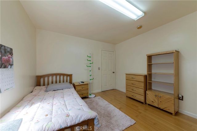 236 N Catalina Street, Los Angeles, CA 90004