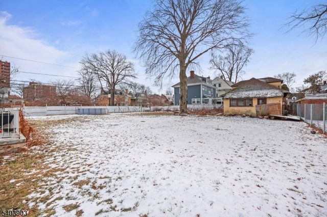 198 Ballantine Pkwy, Newark City, NJ 07104