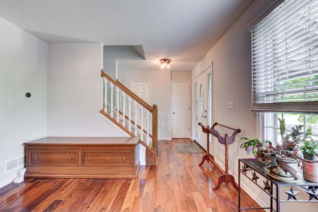 4074 Treebrook Drive, Hilliard, OH 43026
