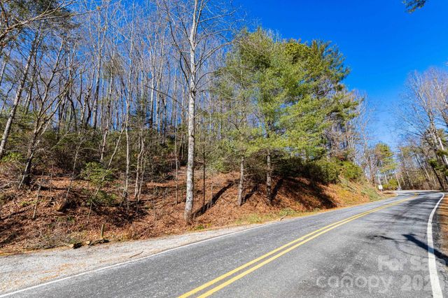 999 Flat Creek Valley Road, Lake Toxaway, NC 28747