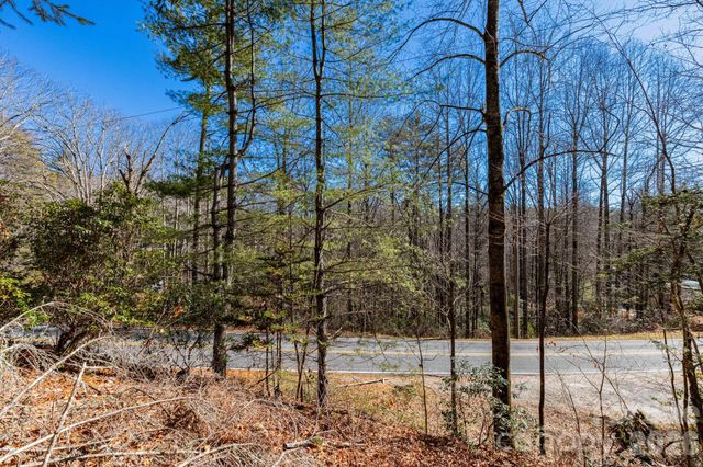 999 Flat Creek Valley Road, Lake Toxaway, NC 28747