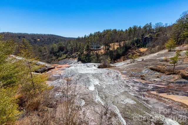 999 Flat Creek Valley Road, Lake Toxaway, NC 28747