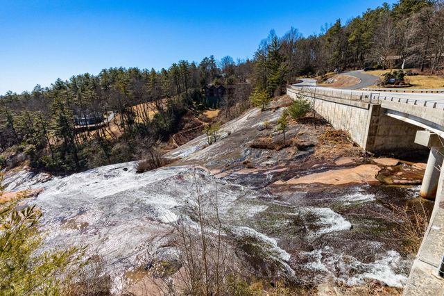 999 Flat Creek Valley Road, Lake Toxaway, NC 28747