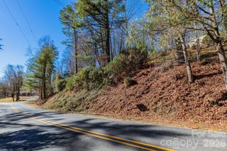999 Flat Creek Valley Road, Lake Toxaway, NC 28747