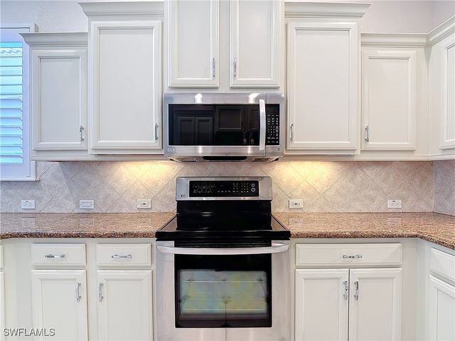 9190 Troon Lakes DR, Naples, FL 34109