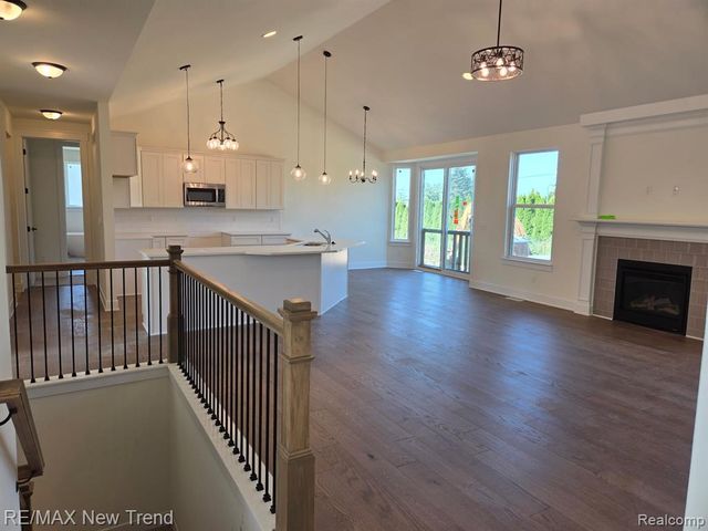 2021 Crested Butte Drive, White Lake, MI 48383