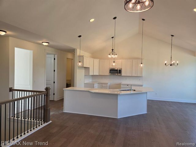 2021 Crested Butte Drive, White Lake, MI 48383