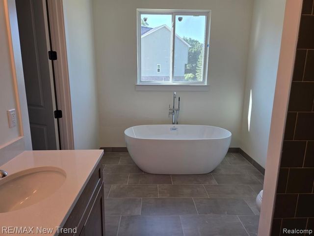 2021 Crested Butte Drive, White Lake, MI 48383