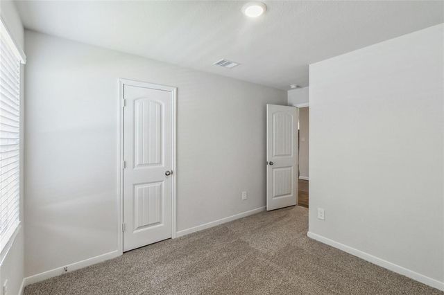 326 Darwin PL, Lockhart, TX 78644