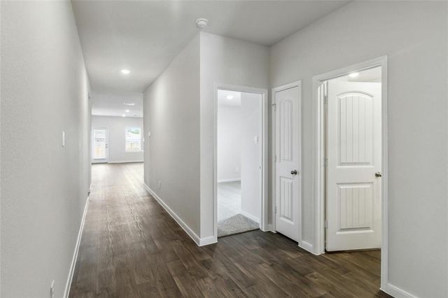 326 Darwin PL, Lockhart, TX 78644