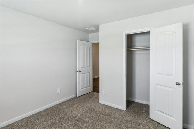 326 Darwin PL, Lockhart, TX 78644
