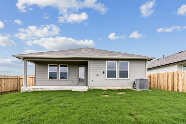 326 Darwin PL, Lockhart, TX 78644