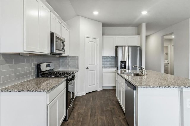 326 Darwin PL, Lockhart, TX 78644