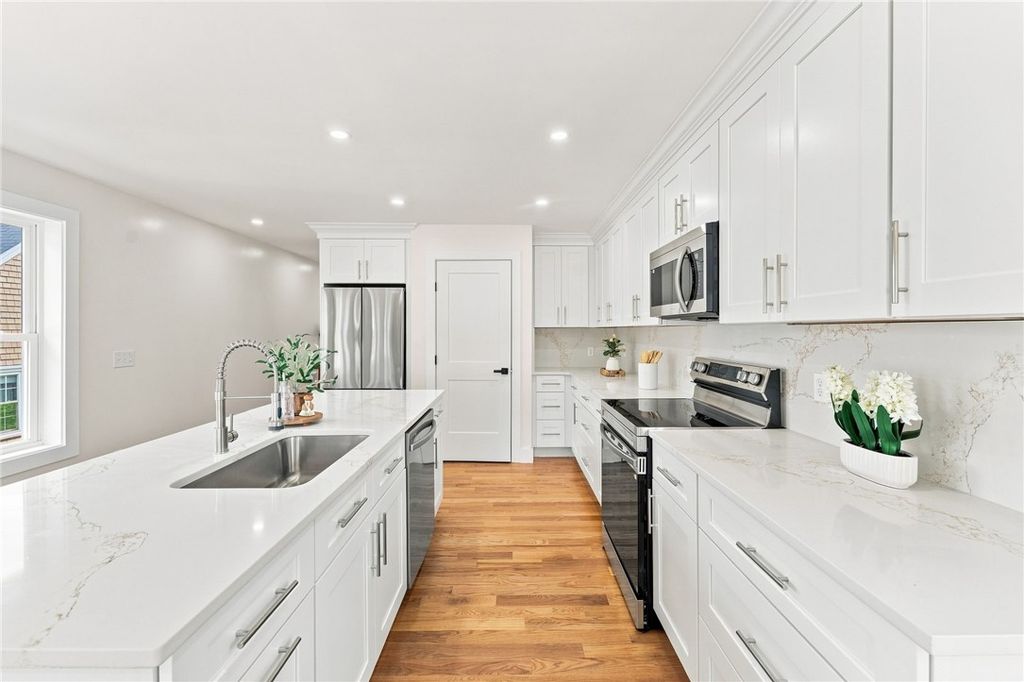 67 Harding Avenue, Johnston, RI 02919
