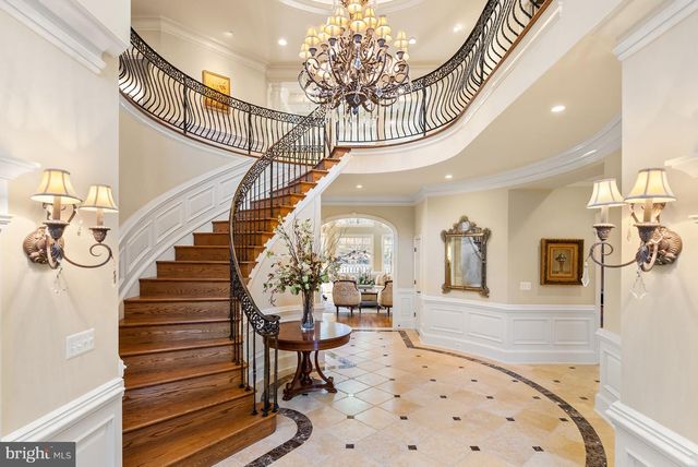 1221 MOTTROM DR, Mclean, VA 22101