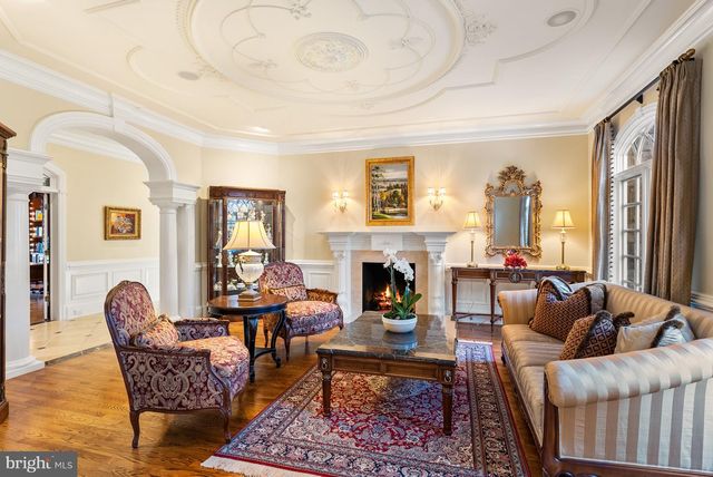 1221 MOTTROM DR, Mclean, VA 22101