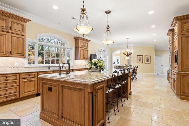 1221 MOTTROM DR, Mclean, VA 22101