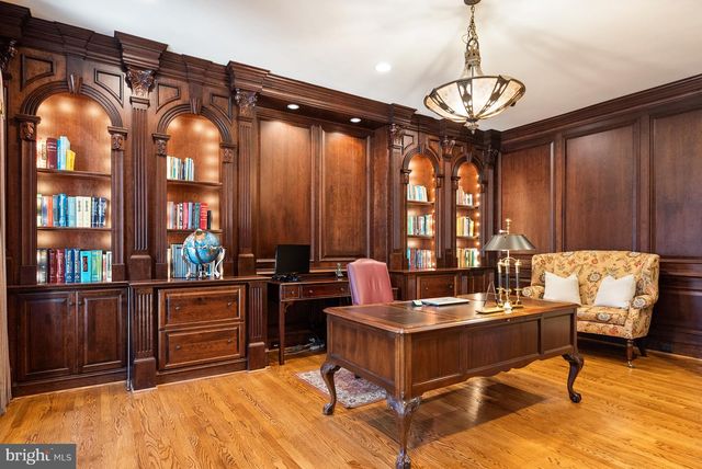 1221 MOTTROM DR, Mclean, VA 22101