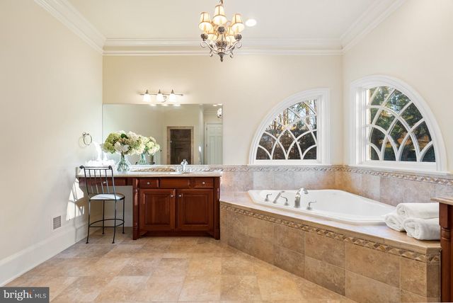 1221 MOTTROM DR, Mclean, VA 22101