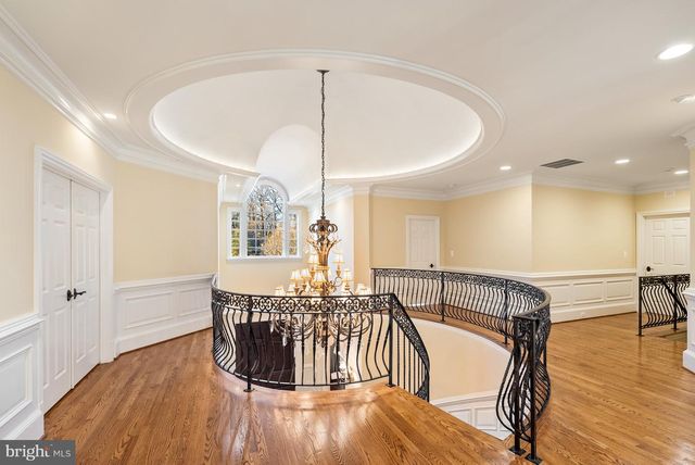 1221 MOTTROM DR, Mclean, VA 22101