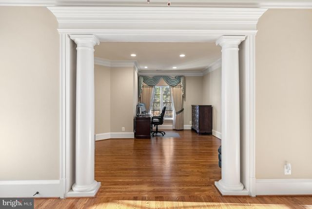 1221 MOTTROM DR, Mclean, VA 22101