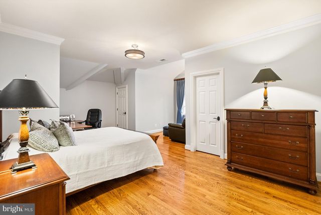 1221 MOTTROM DR, Mclean, VA 22101