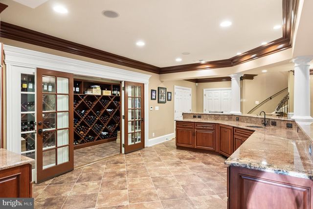 1221 MOTTROM DR, Mclean, VA 22101