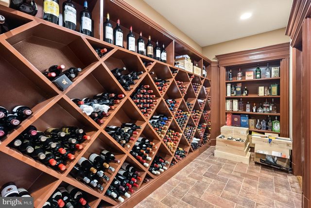 1221 MOTTROM DR, Mclean, VA 22101