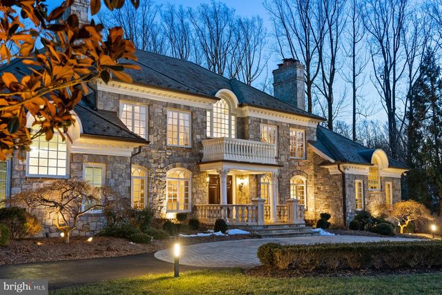 1221 MOTTROM DR, Mclean, VA 22101