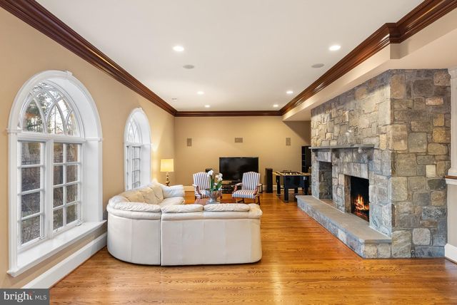 1221 MOTTROM DR, Mclean, VA 22101