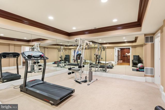 1221 MOTTROM DR, Mclean, VA 22101